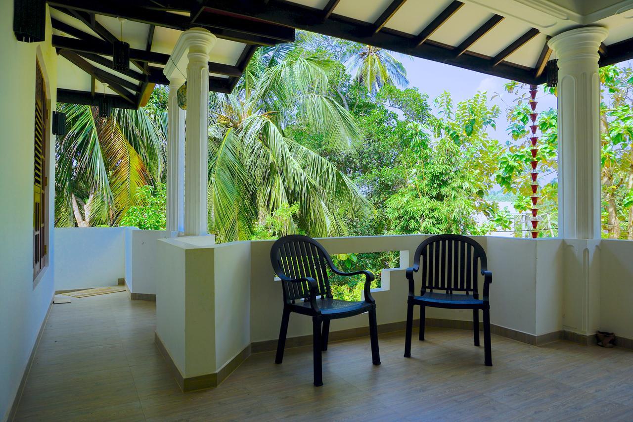 Dream House Hotel Dickwella Exterior photo